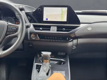 LEXUS UX 250h FSPORT-D 1HD ALLWR CARPLAY  15J-GARANTIE