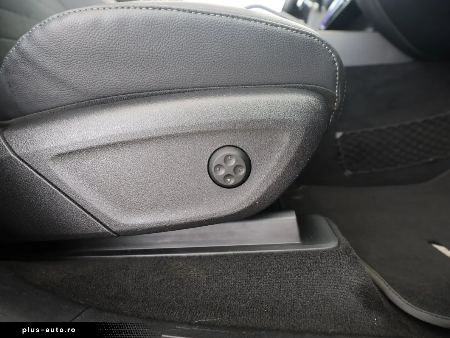 MERCEDES-BENZ GLE 350 d 4M AMG Pano AHK Distronic Burmester