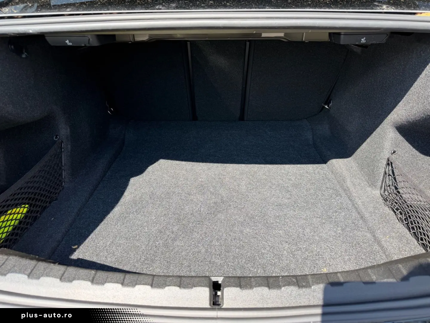 BMW 330i M SPORT LASER LC PROF GSD E SITZE