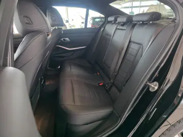 BMW 320 i xDrive Limousine  M Sport Nav PDC Kam