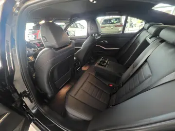 BMW 320 i xDrive Limousine  M Sport Nav PDC Kam