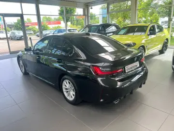 BMW 318i Limousine M Sportpaket AHK ACC Glasdach ada