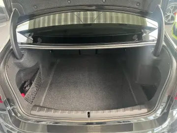 BMW 318i Limousine M Sportpaket AHK ACC Glasdach ada