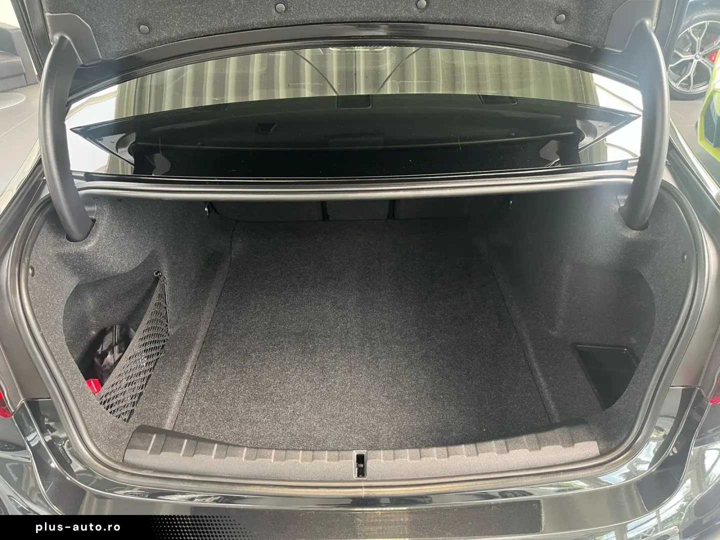 BMW 318i Limousine M Sportpaket AHK ACC Glasdach ada