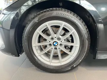 BMW 318i Limousine M Sportpaket AHK ACC Glasdach ada
