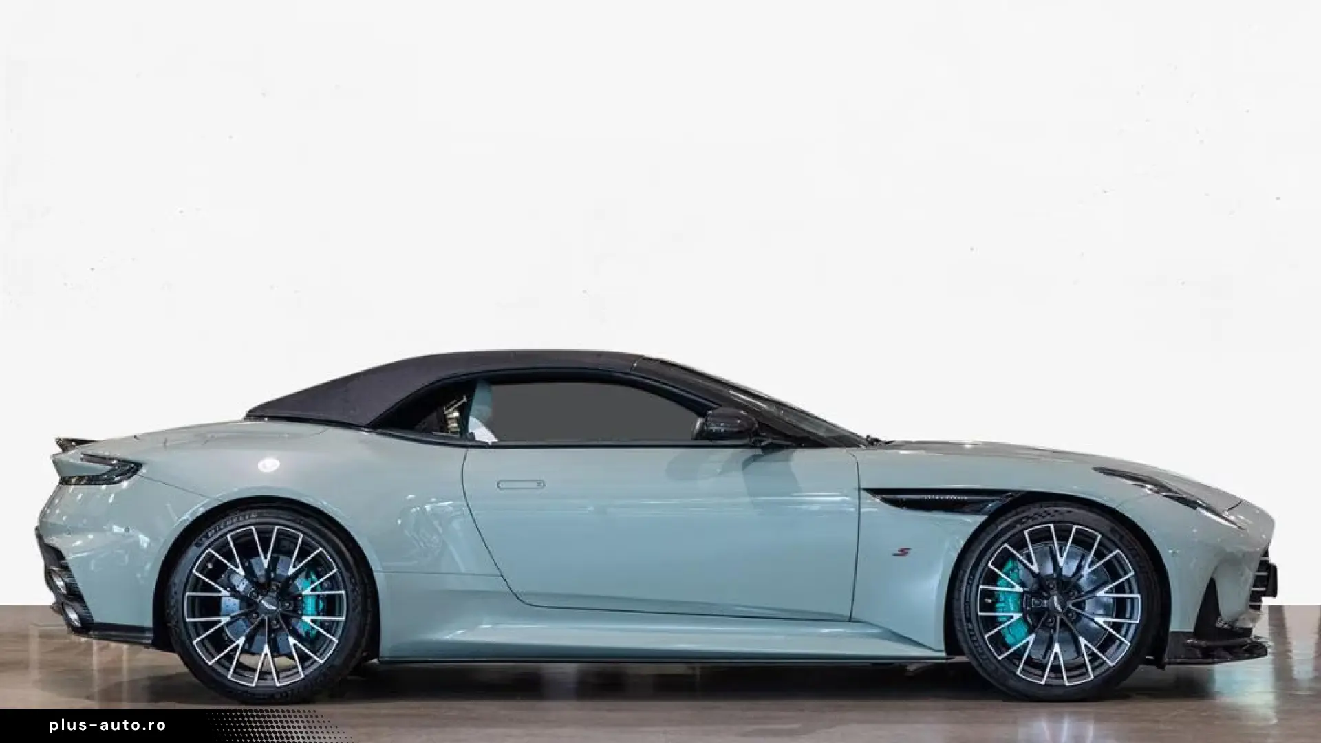 Aston Martin DB12 S Volante