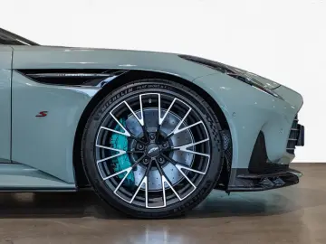 Aston Martin DB12 S Volante