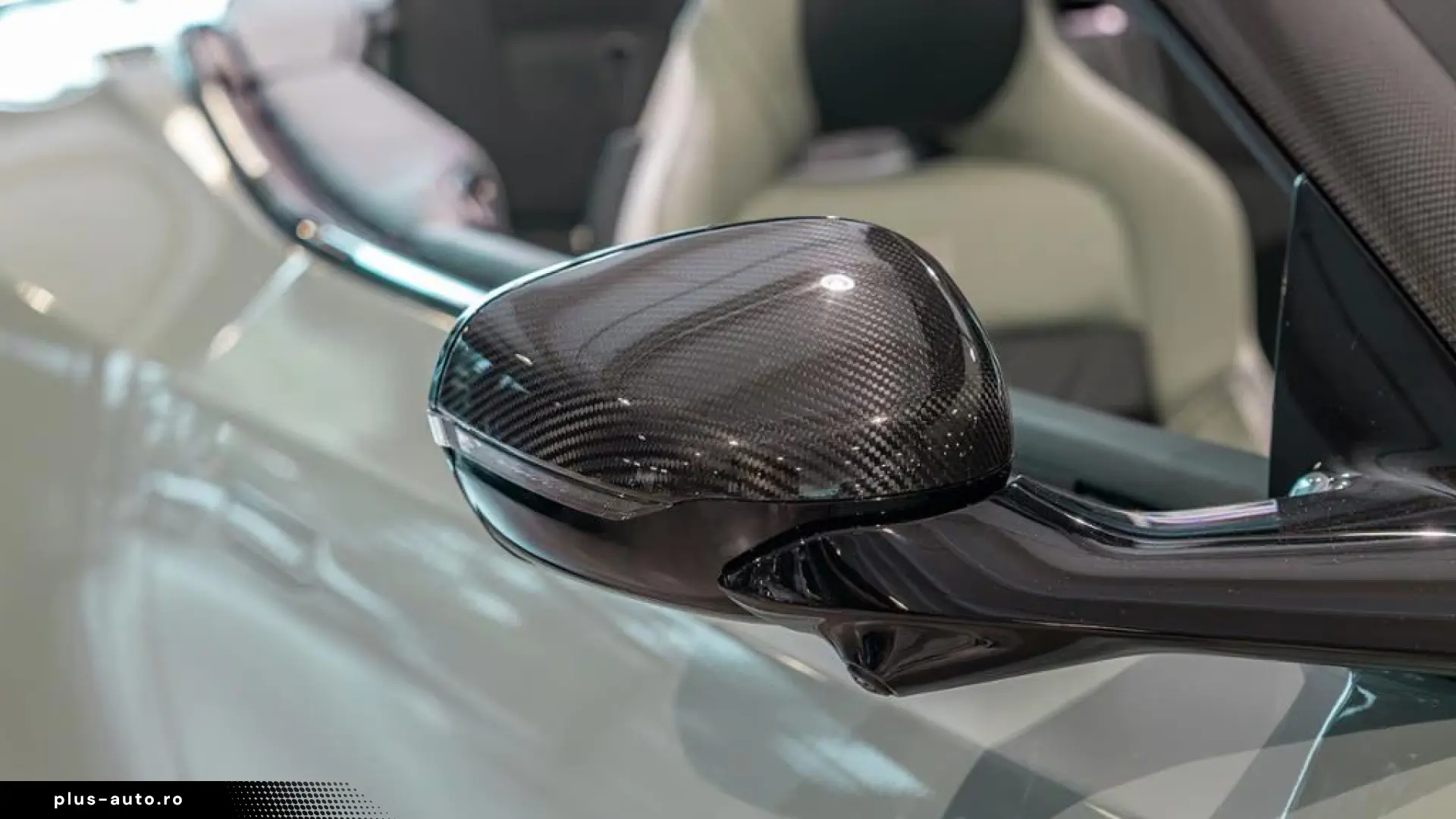 Aston Martin DB12 S Volante