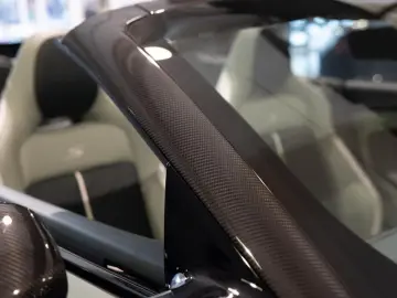 Aston Martin DB12 S Volante