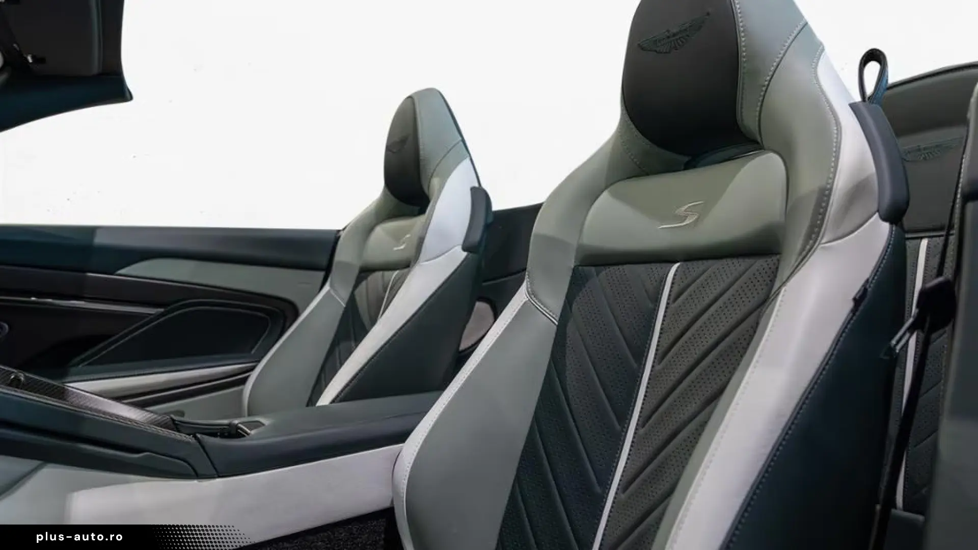 Aston Martin DB12 S Volante