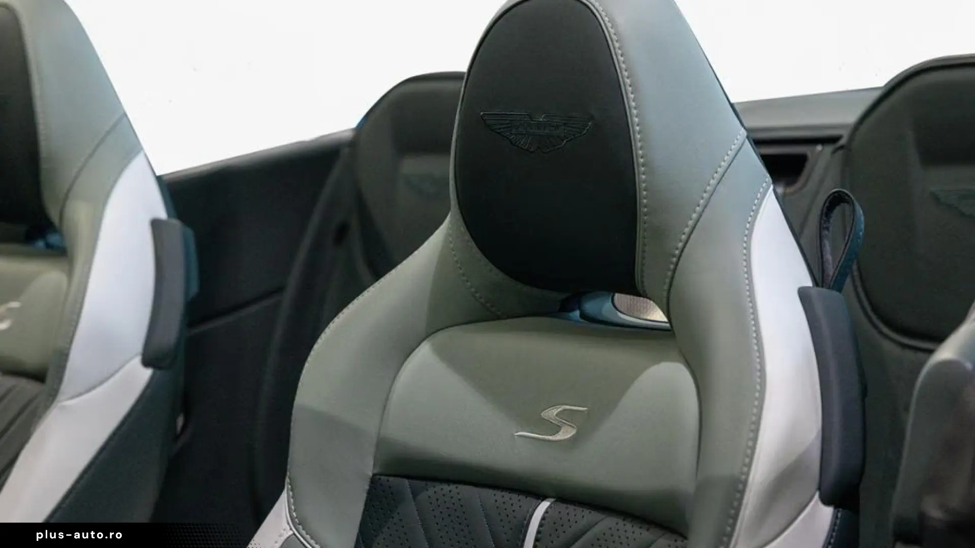 Aston Martin DB12 S Volante