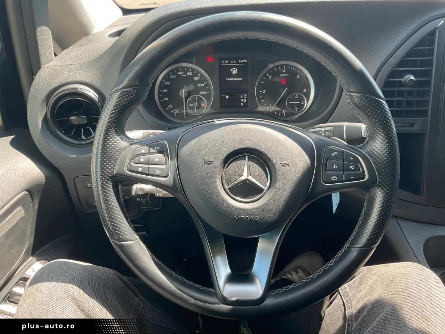 MERCEDES-BENZ Vito Tourer 116 CDI 4x4 AHK 2.5t  8 Sitze