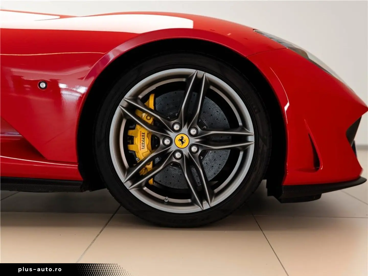 FERRARI 812 6.5 V12 Superfast DCT F1