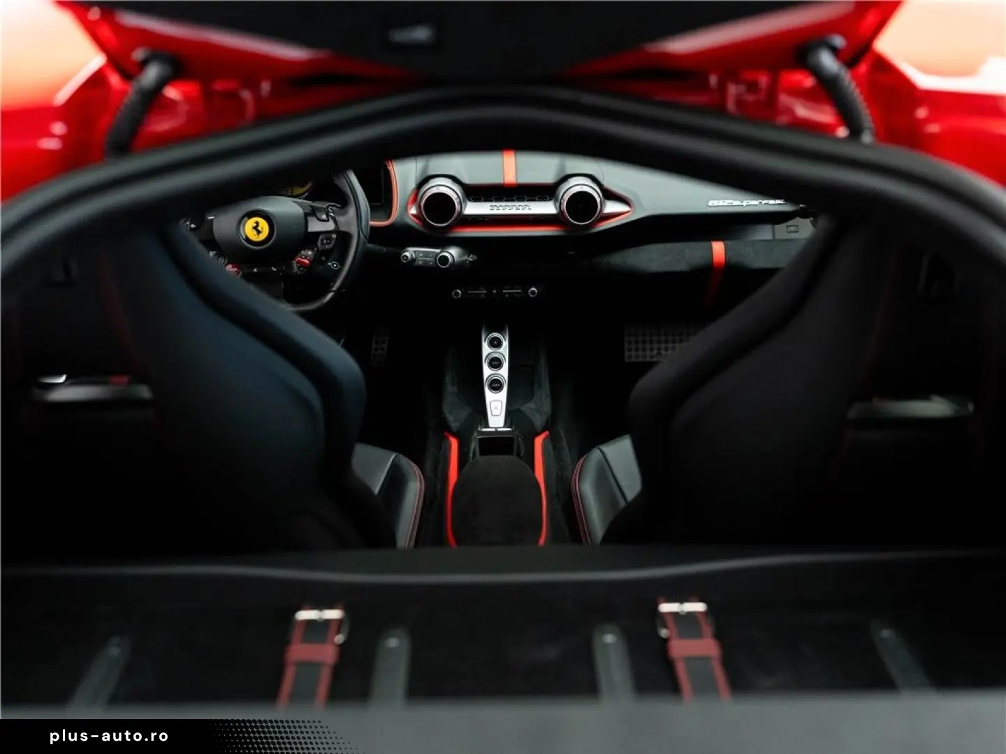 FERRARI 812 6.5 V12 Superfast DCT F1