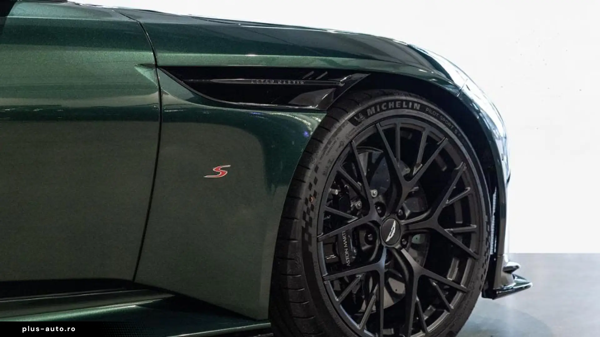 Aston Martin DB12 S Coupe