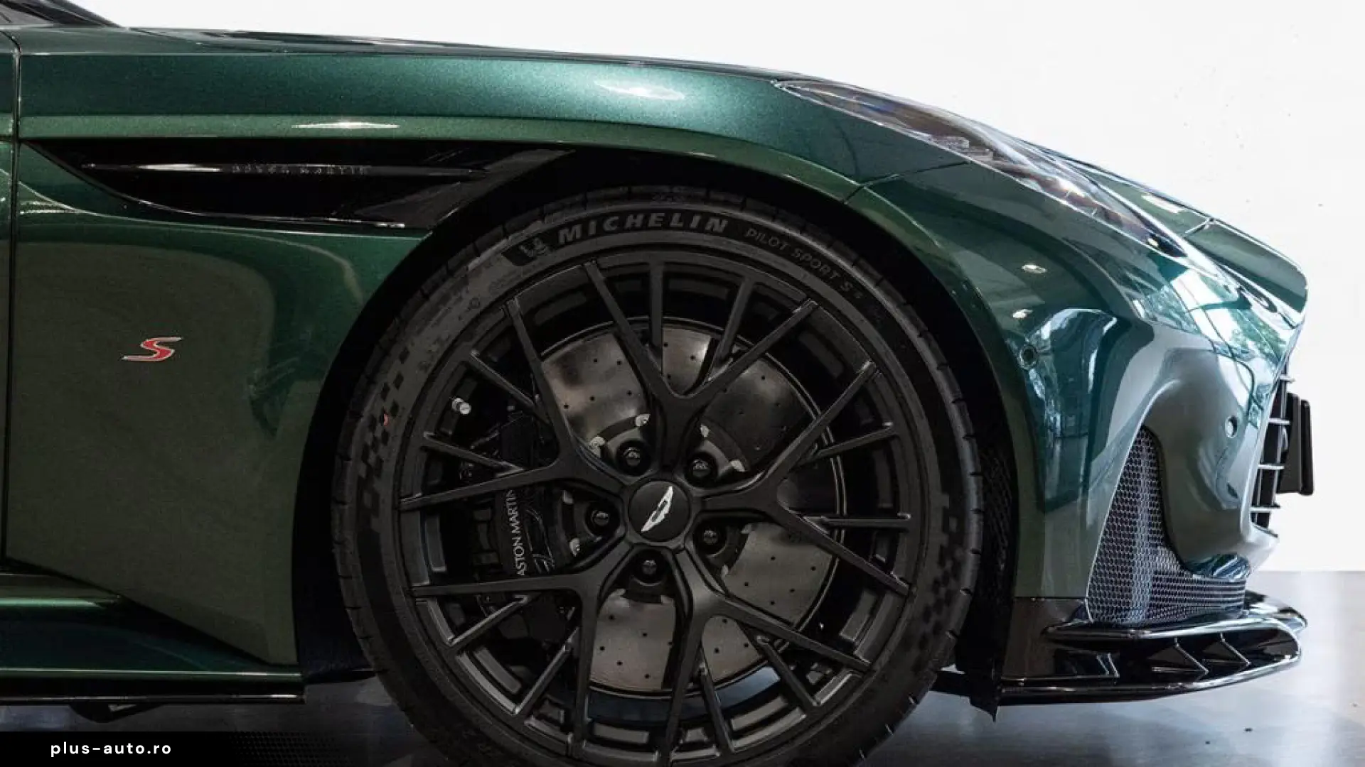 Aston Martin DB12 S Coupe