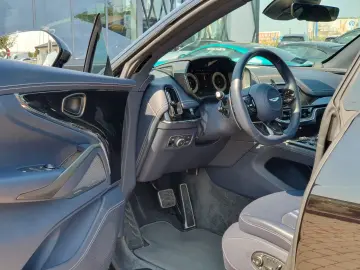 Aston Martin DBX707 MY25 Facelift