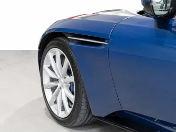 Aston Martin DB11 Volante -Plasma Blue-