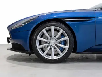 Aston Martin DB11 Volante -Plasma Blue-