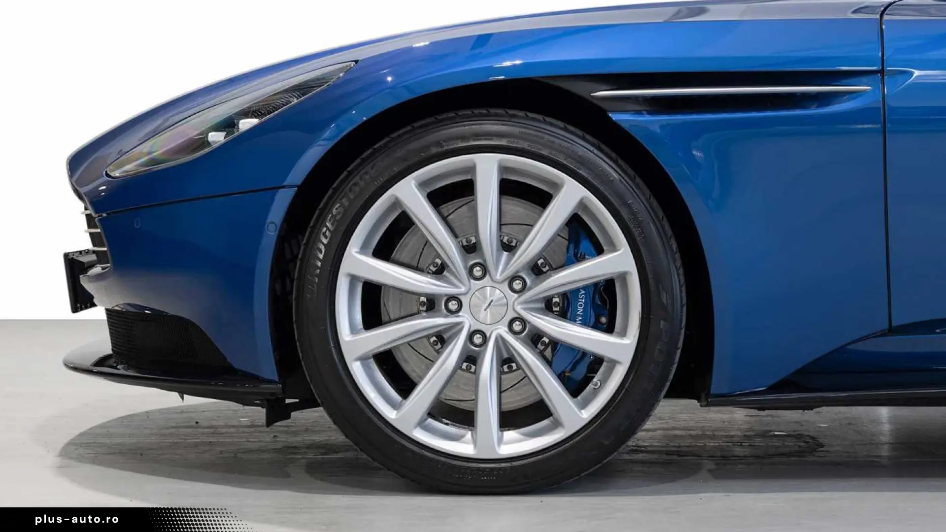 Aston Martin DB11 Volante -Plasma Blue-