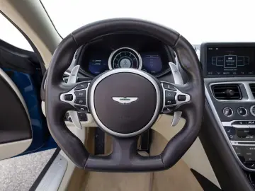 Aston Martin DB11 Volante -Plasma Blue-