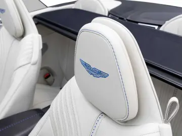 Aston Martin DB11 Volante -Plasma Blue-