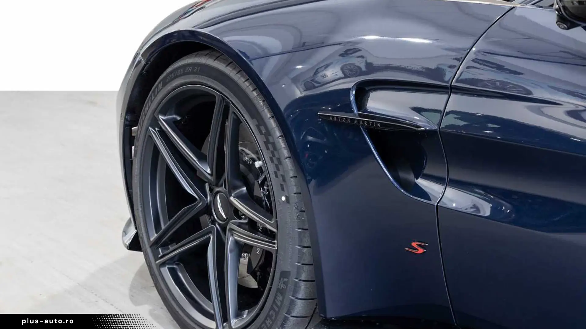 Aston Martin V8 Vantage S Roadster Midnight Blue