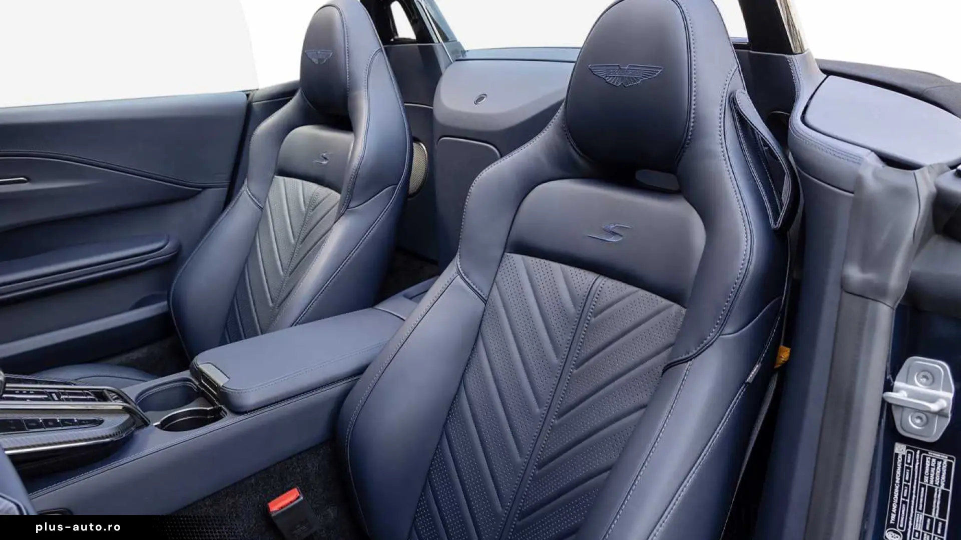 Aston Martin V8 Vantage S Roadster Midnight Blue