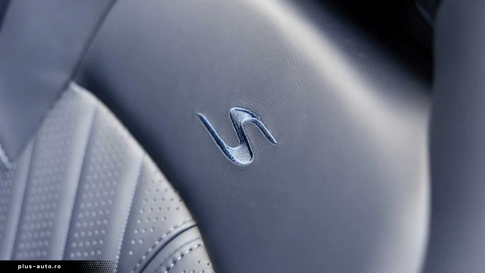 Aston Martin V8 Vantage S Roadster Midnight Blue