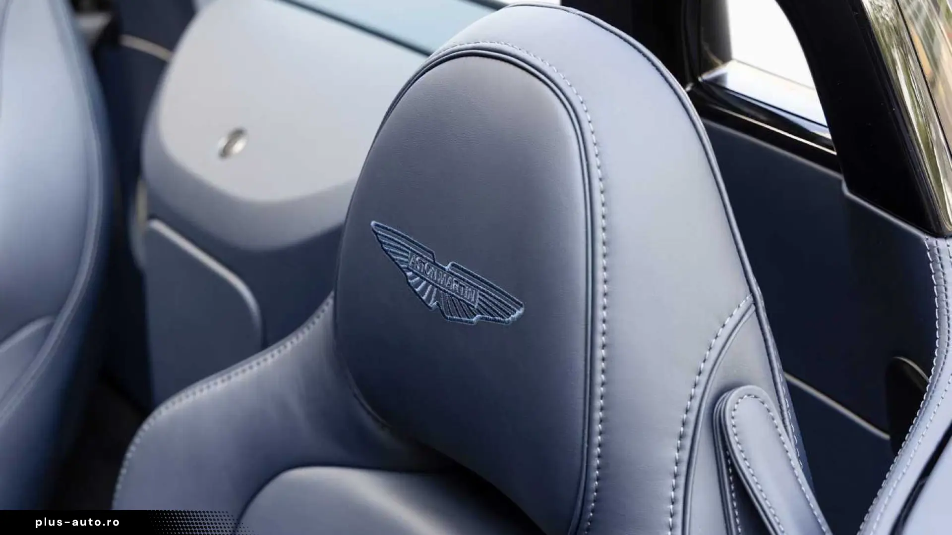 Aston Martin V8 Vantage S Roadster Midnight Blue