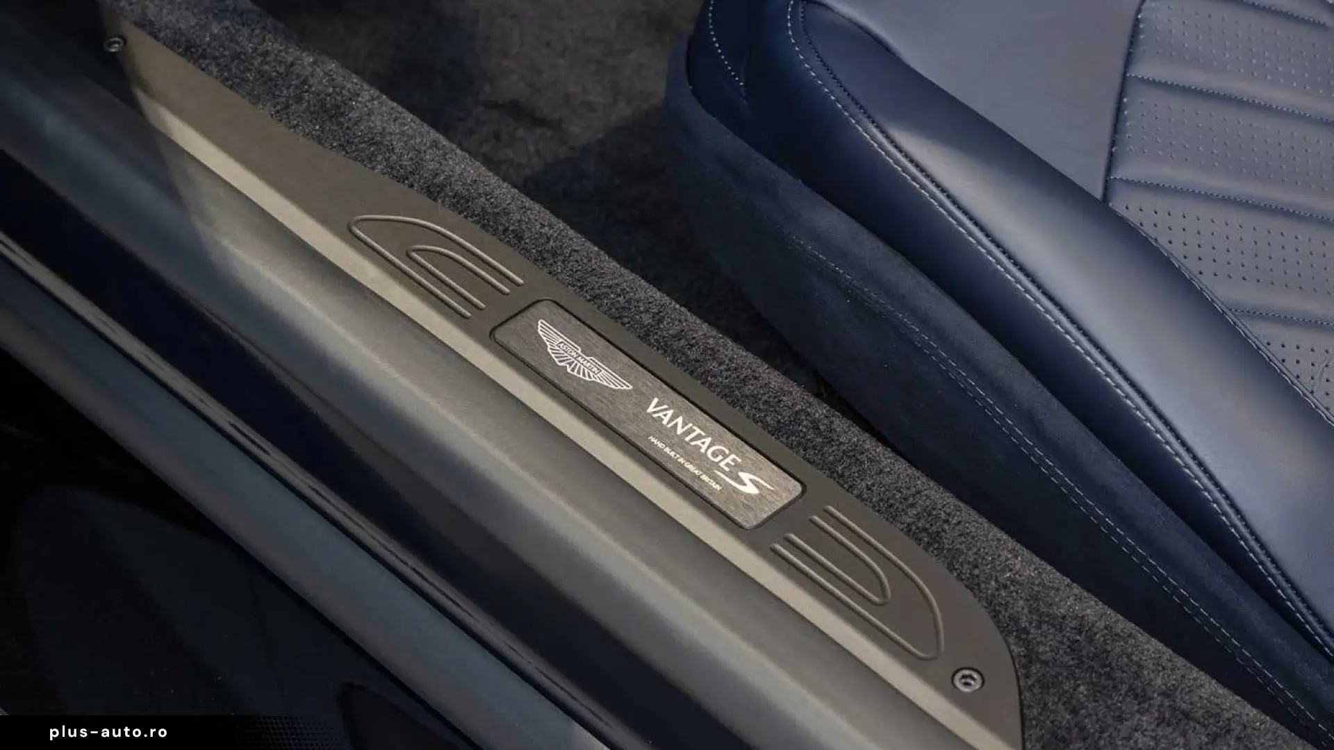 Aston Martin V8 Vantage S Roadster Midnight Blue