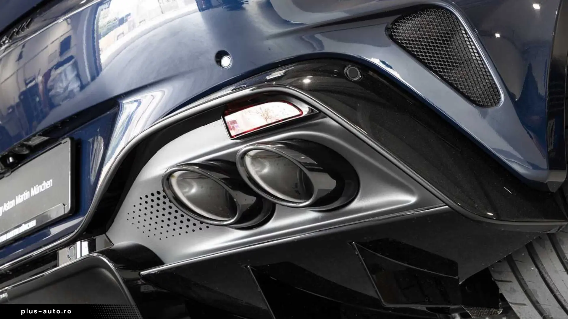 Aston Martin V8 Vantage S Roadster Midnight Blue
