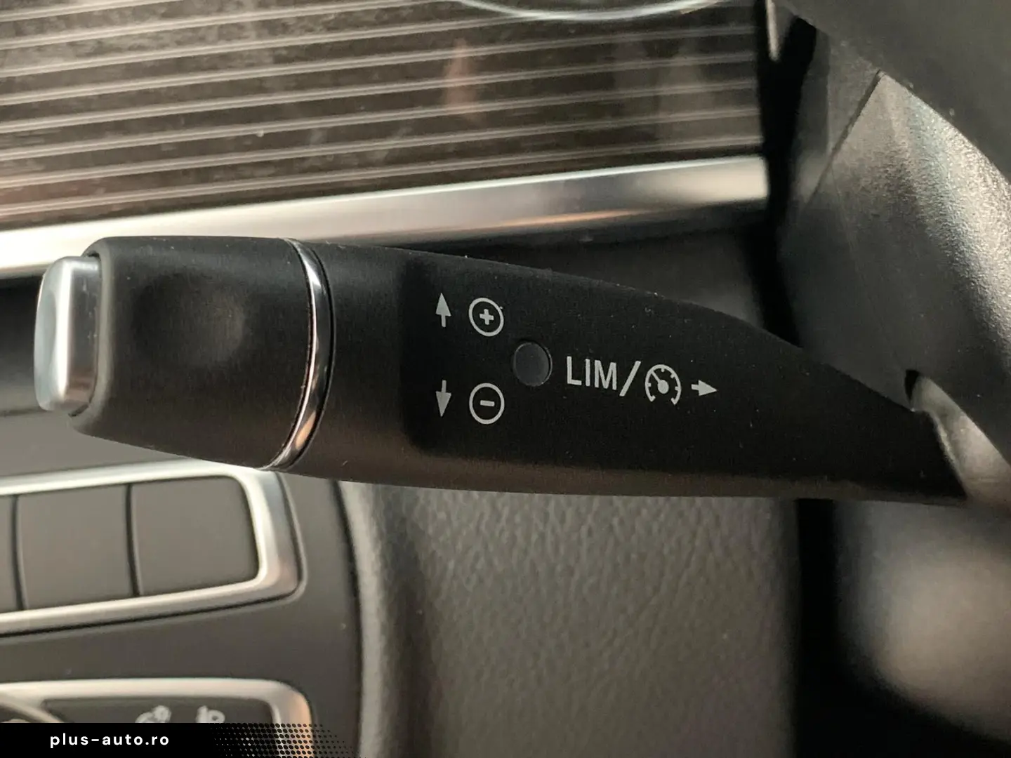 MERCEDES-BENZ V-Class 2022 — imagine 11