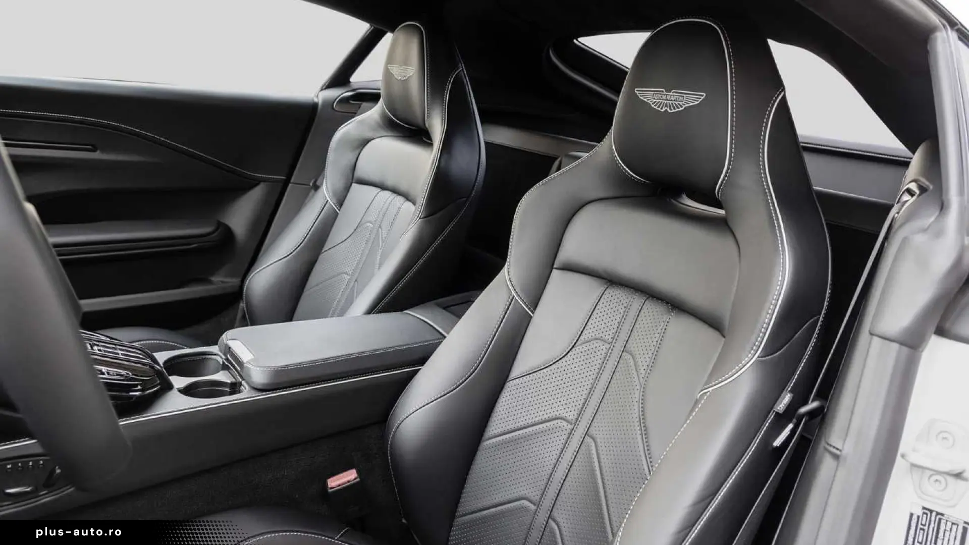 Aston Martin V8 Vantage -Zenith White-