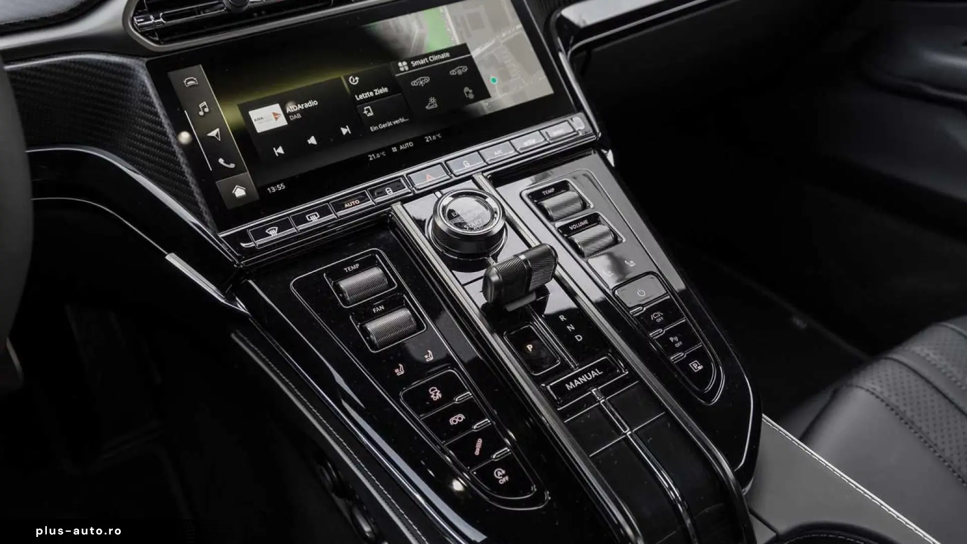 Aston Martin V8 Vantage -Zenith White-