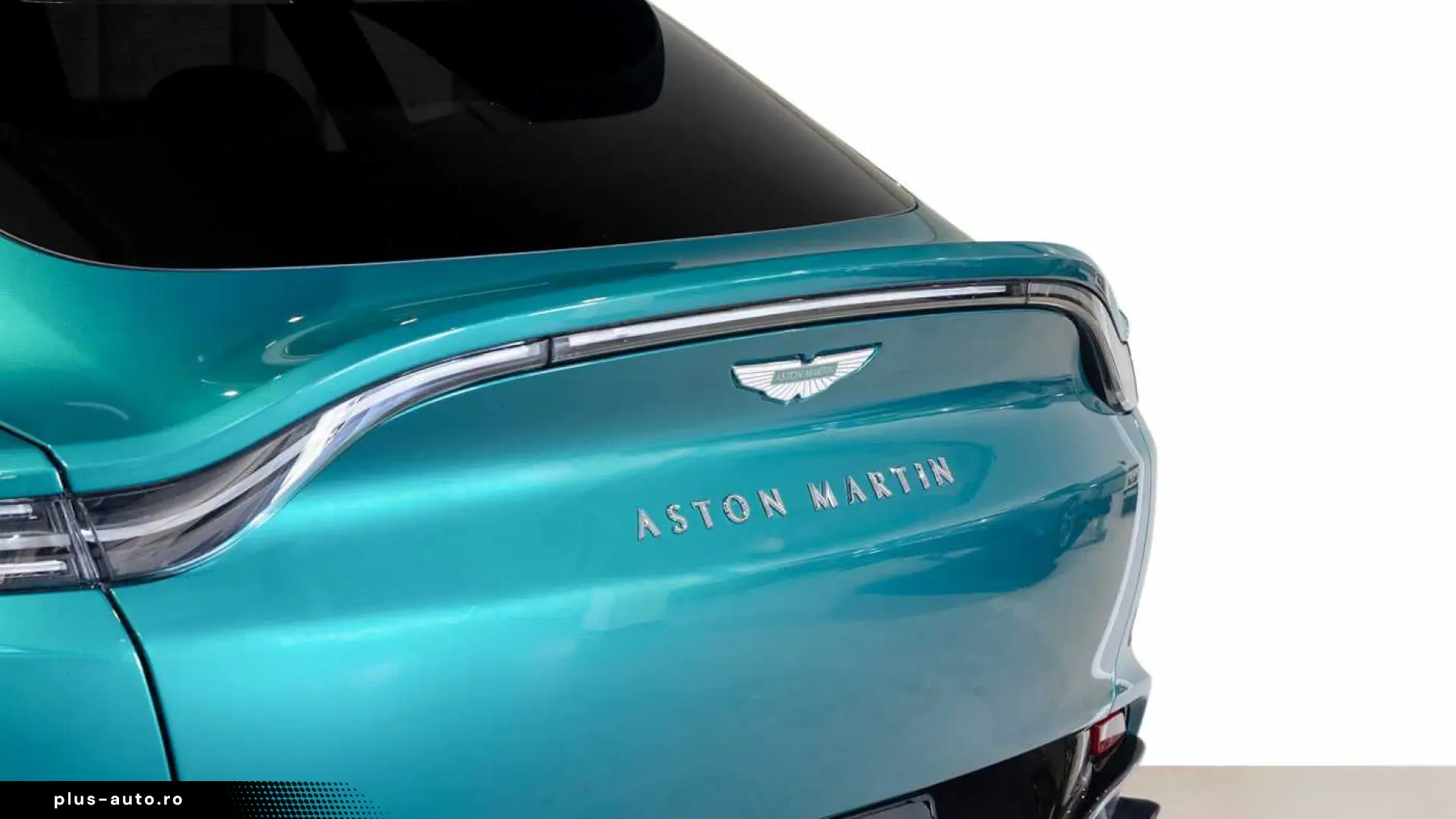 Aston Martin DBX 707 -Podium Green-