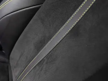 Aston Martin DBX 707 -Podium Green-