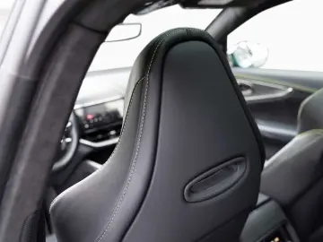 Aston Martin DBX 707 -Podium Green-