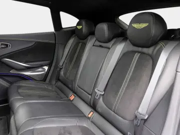 Aston Martin DBX 707 -Podium Green-