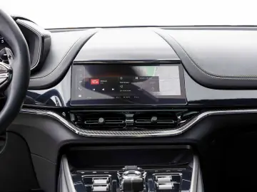 Aston Martin DBX 707 -Podium Green-
