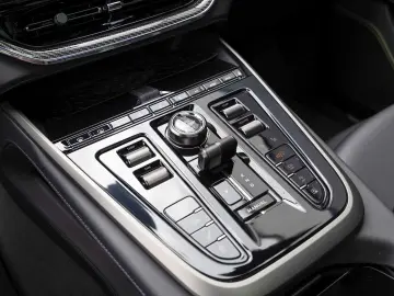 Aston Martin DBX 707 -Podium Green-