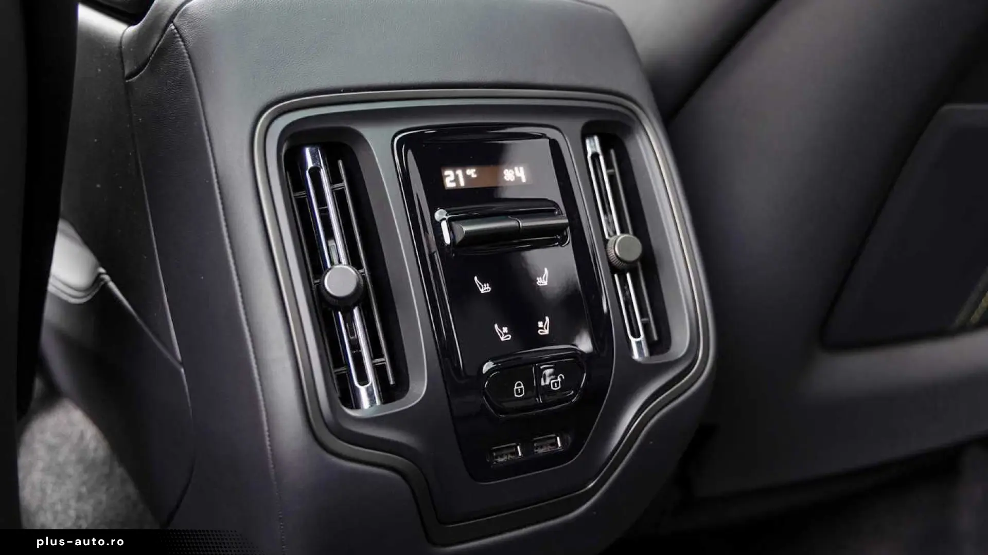 Aston Martin DBX 707 -Podium Green-