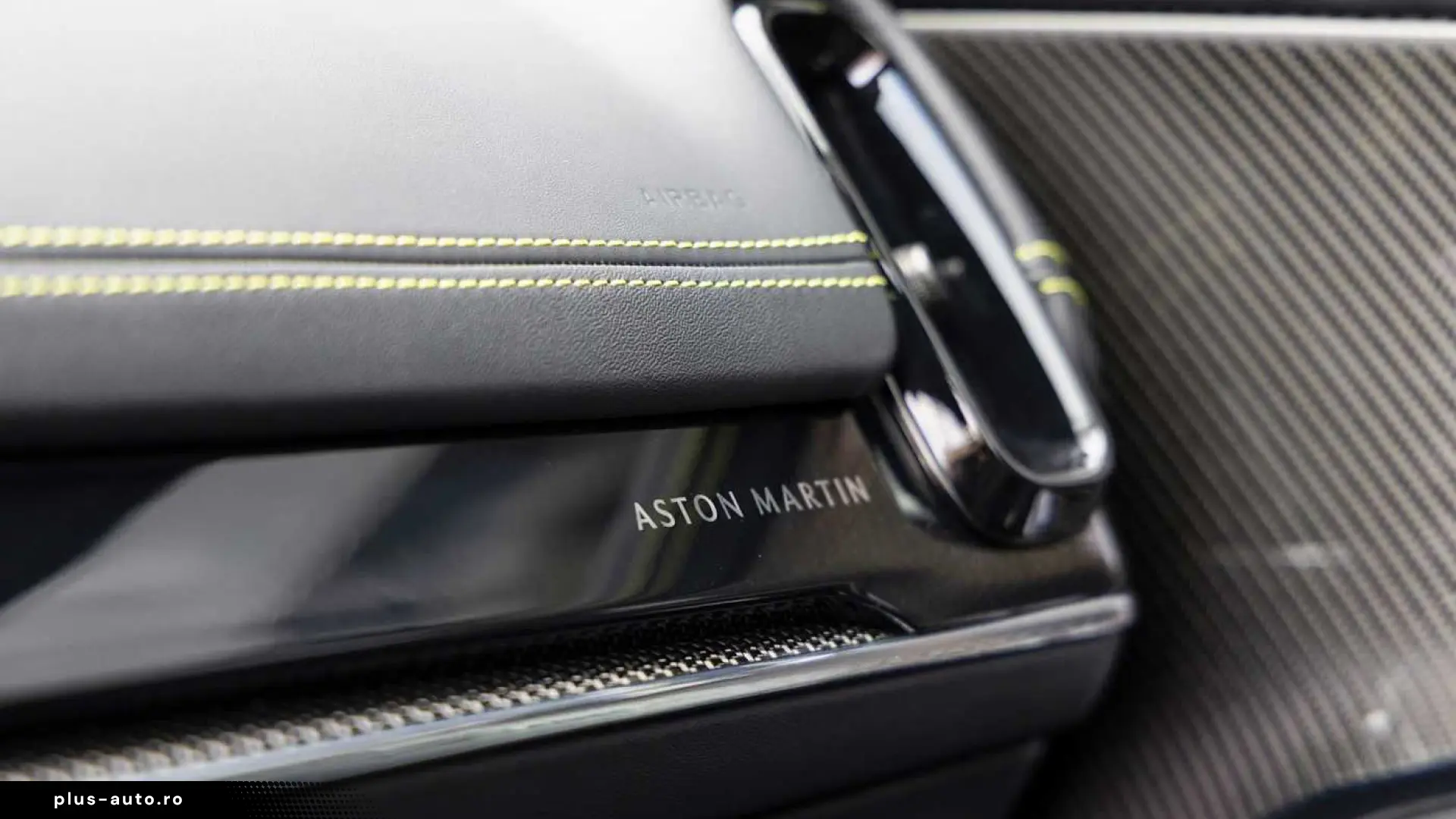 Aston Martin DBX 707 -Podium Green-