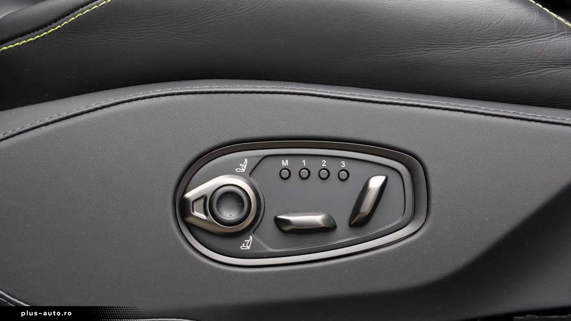 Aston Martin DBX 707 -Podium Green-