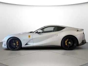 FERRARI 812 Superfast Painted Shields Racing Seats