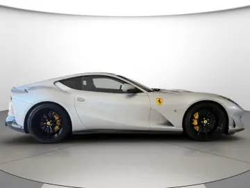 FERRARI 812 Superfast Painted Shields Racing Seats