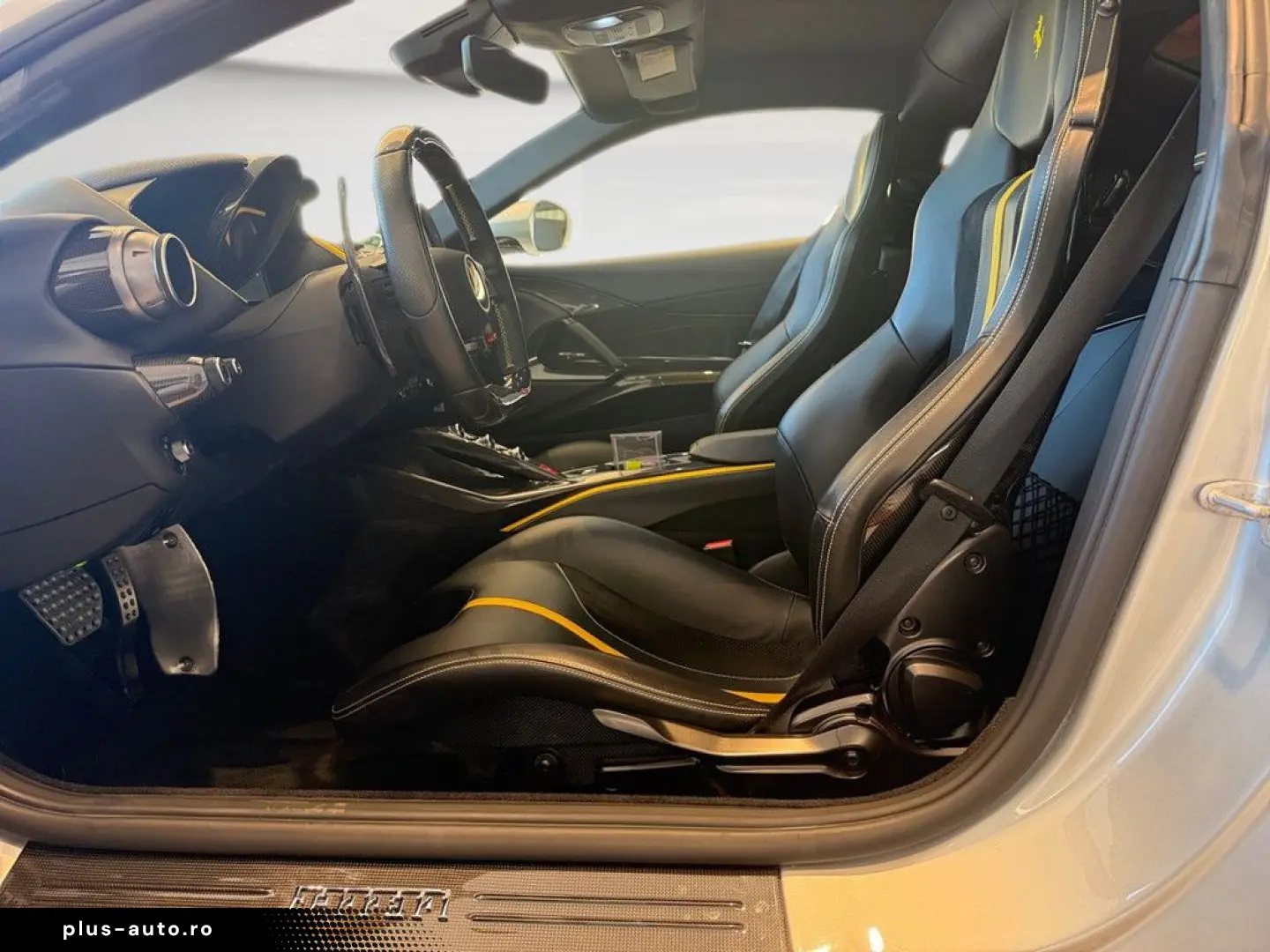 FERRARI 812 Superfast Painted Shields Racing Seats