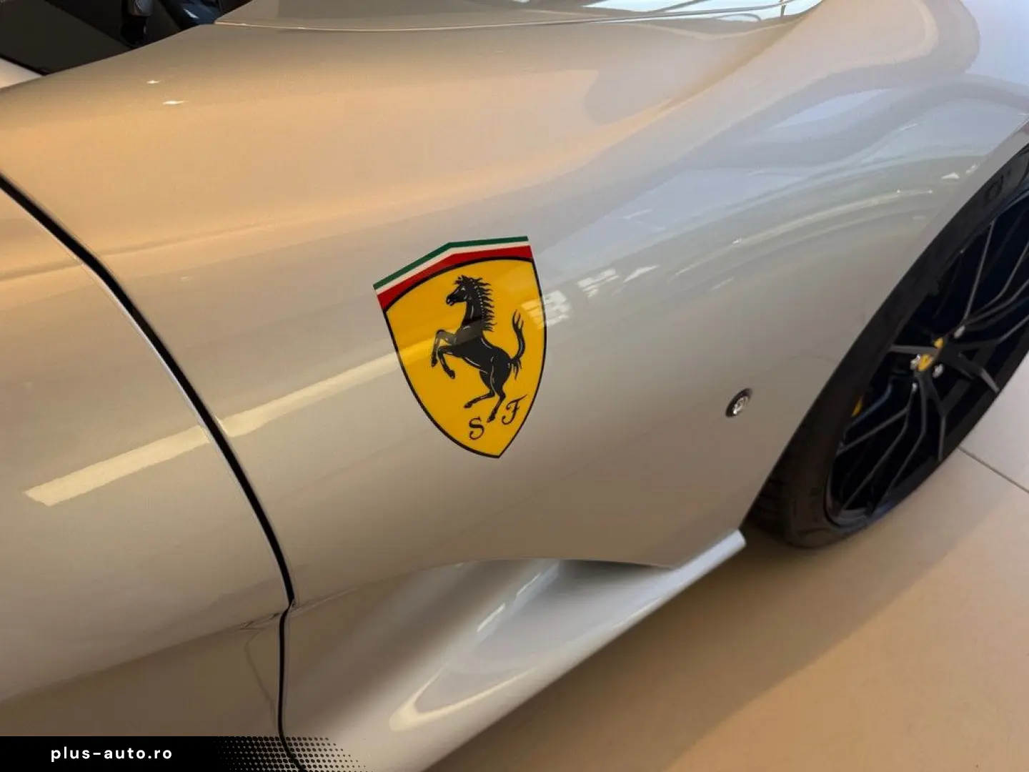 FERRARI 812 Superfast Painted Shields Racing Seats