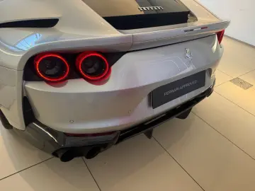 FERRARI 812 Superfast Painted Shields Racing Seats