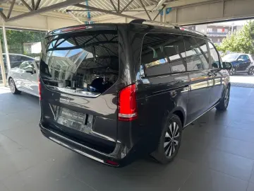 MERCEDES-BENZ V 300 d EditionSport Airmatic Distr 8Sitze